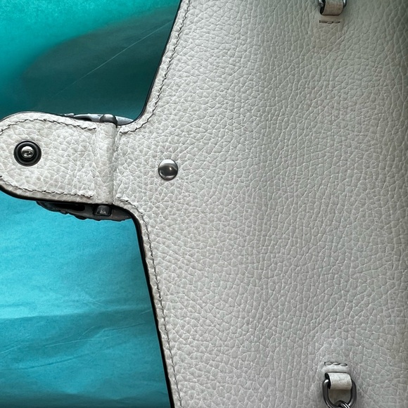 Gucci Beige Shoulder Bag - Picture 13 of 16